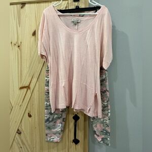Women’s Pink & Camo Outfit